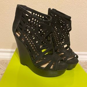 Gianni Bini wedge brand new never worn